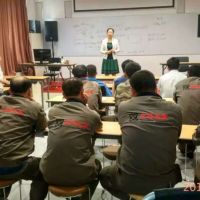 ���x����ƸՈ��̩��Ӣ��У���ں��Ӽ��g(sh��)��Ӗ(x��n)����